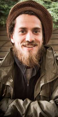 Lewis Marnell, Australian skateboarder, dies at age 30